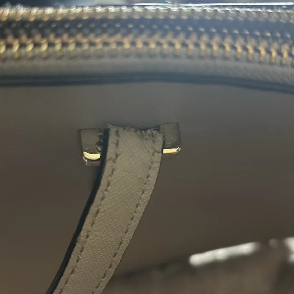Kate Spade purse. This is a purse that can be rehabbed. - Picture 9 of 16